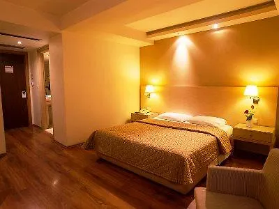 Davitel - Tobacco Hotel Салоники 4*,
